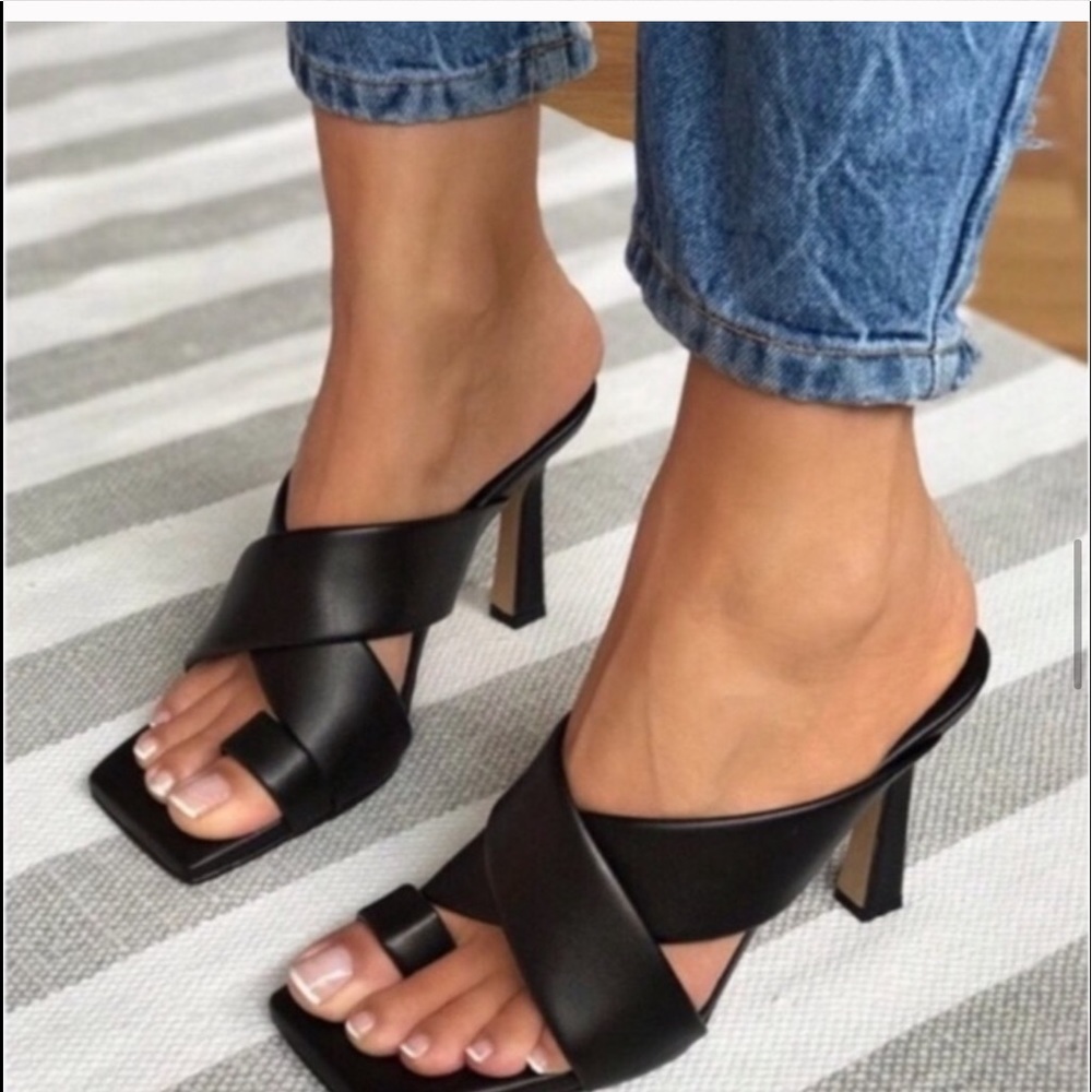Zara Padded Leather Heels - Size 40 (9).  NWT